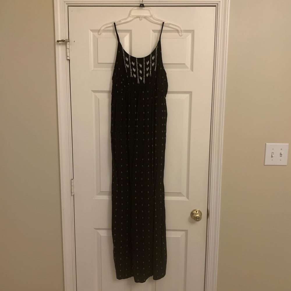 Old navy maternity maxi